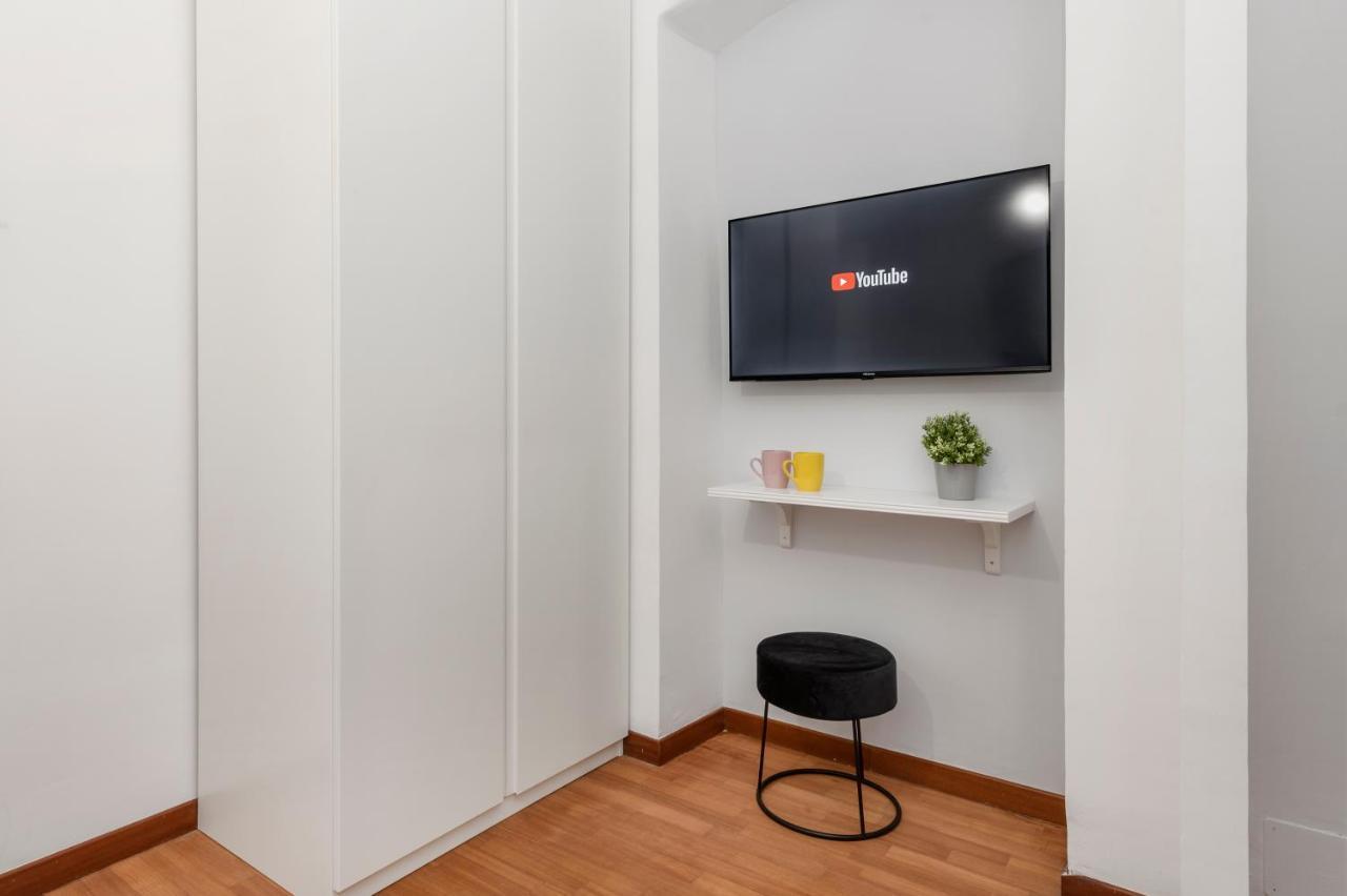 White Rooms Colosseo Рим Экстерьер фото