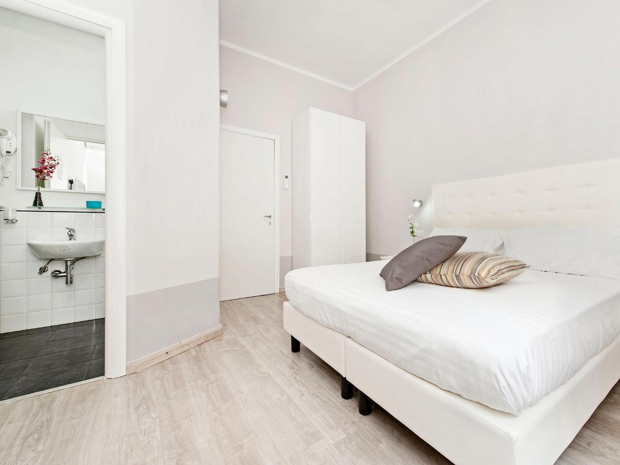 White Rooms Colosseo Рим Экстерьер фото
