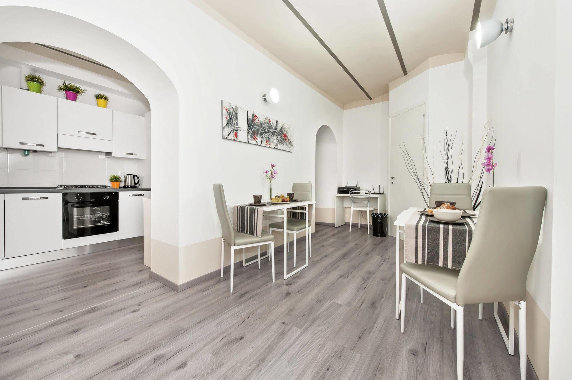 White Rooms Colosseo Рим Экстерьер фото